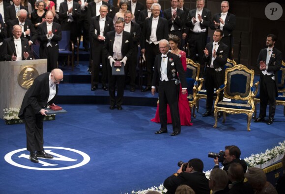 François Englert a reçu le 10 décembre 2013 à Stockholm le prix Nobel de Physique.