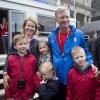 Philippe de Belgique aux 20 kilomètres de Bruxelles le 26 mai 2013, avec son épouse Mathilde et leurs enfants Gabriel, Elisabeth, Eleonore, et Emmanuel