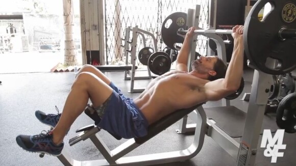 Joe Manganiello : Torse nu, la star de ''True Blood'' sort les muscles