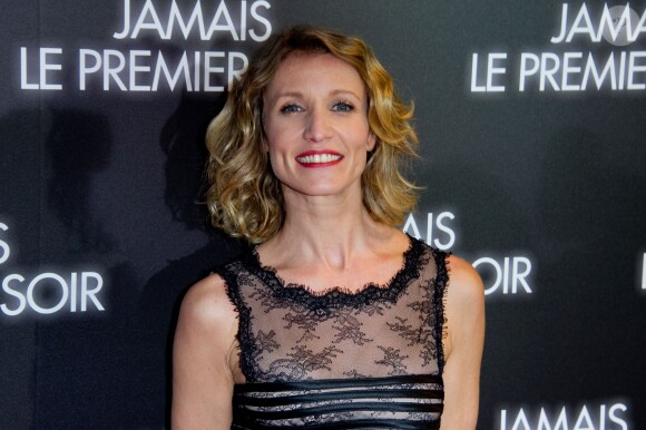Alexandra Lamy lors de l'avant-première du film "Jamais le premier soir" au Gaumont Opéra à Paris le 19 décembre 2013