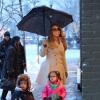 Mariah Carey et ses jumeaux Monroe et Moroccan font du shopping sous la neige pendant leur séjour à Aspen, le 20 décembre 2013.