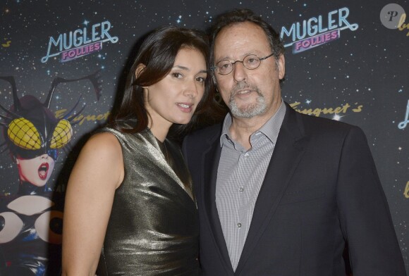 Jean reno et son épouse Zofia lors de la 2e représentation du show de Thierry Mugler "Mugler Follies" au Théâtre Comédia de Paris, le 19 décembre 2013.