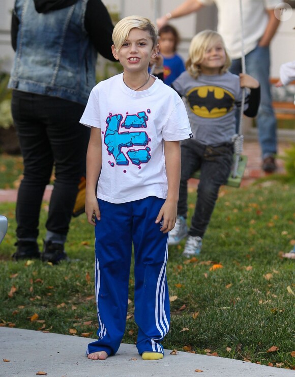Gwen Stefani : son fils Kingston s'amuse avec les photographes à Los Angeles, le 21 decembre 2013