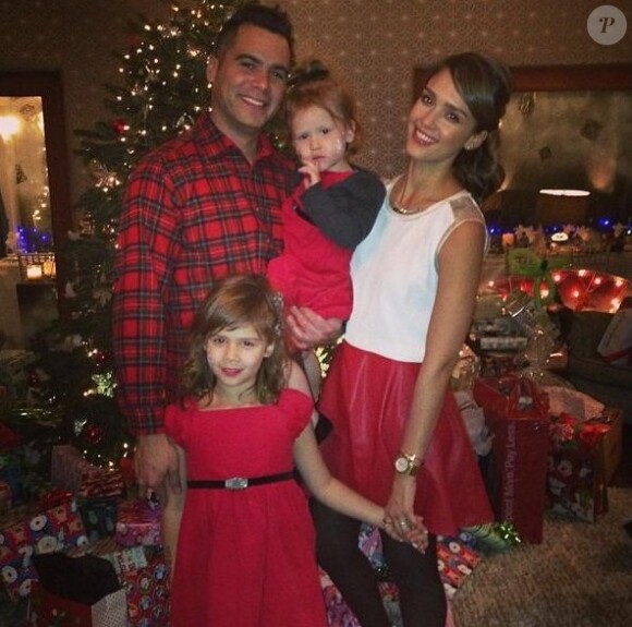 Photo de famille de Jessica Alba pour Noël.