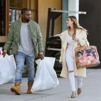 Kim Kardashian : Son fiancé Kanye West lui offre une oeuvre d'art pour Noël