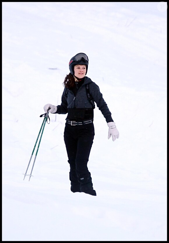 La princesse Victoria de Suède skiant à Storlien le 31 décembre 2009 avec sa famille et son compagnon Daniel.