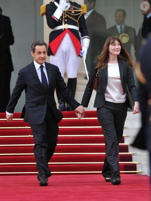 Nicolas Sarkozy et Carla Bruni-Sarkozy à l'Elysée le 15 mai 2012.