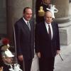 Jacques Chirac et François Mitterrand à l'Elysée le 17 mai 1995.