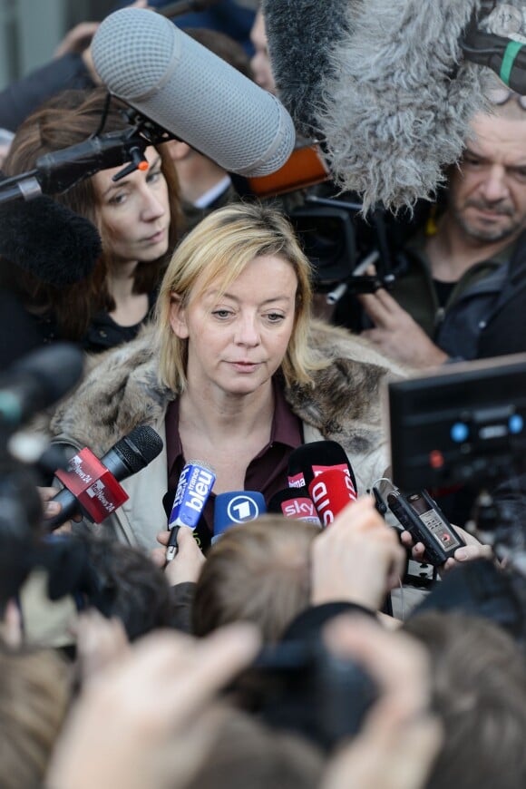 Sabine Kehm, attachée de presse de Michael Schumacher, lors d'une conférence de presse le 1er janvier 2014 au CHU de Grenoble