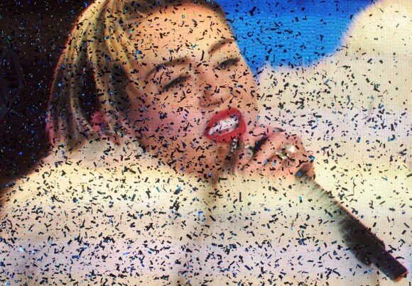 Miley Cyrus a donné un show à Times Square, New York, pour la nouvelle année, le 31 décembre 2013.