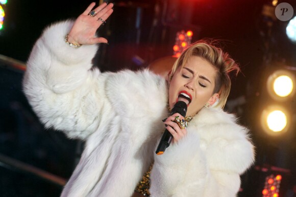 Miley Cyrus a donné un show à Times Square, New York, pour la nouvelle année, le 31 décembre 2013.