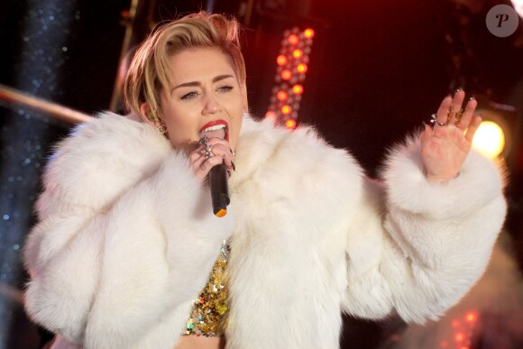 Miley Cyrus a donné un show à Times Square, New York, pour la nouvelle année, le 31 décembre 2013.