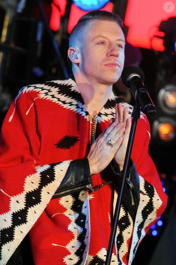 Macklemore lors du show donné à Times Square, New York, pour la nouvelle année, le 31 décembre 2013.