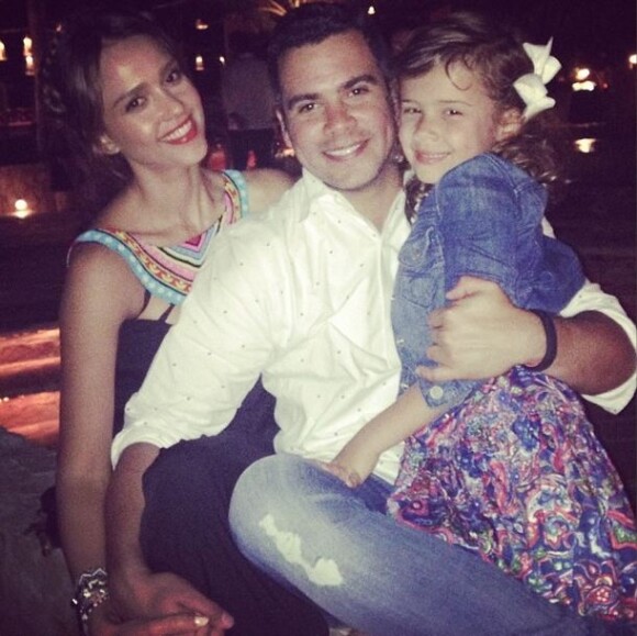 Jessica Alba, son mari Cash Warren et leur fille Honor en vacances à Cabo San Lucas.