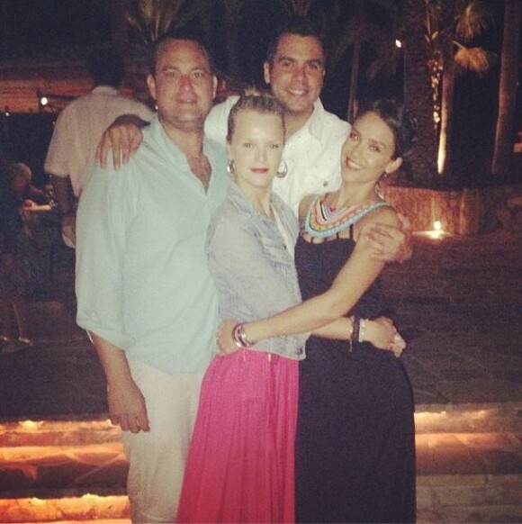 Jessica Alba, Kelly Sawyer et leurs époux respectifs Cash Warren et Patricof en vacances à Cabo San Lucas.