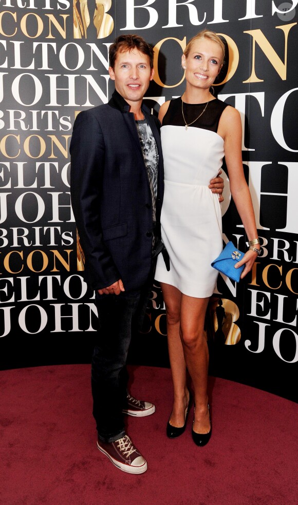 James Blunt et Sofia Wellesley à Londres pour la soirée hommage à Elton John le 2 septembre 2013