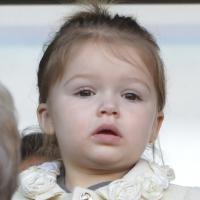 Harper Beckham : Le sosie de la fille de David et Victoria rapporte gros !