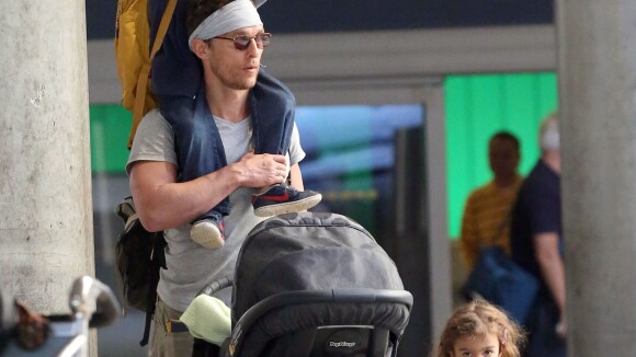 Matthew McConaughey : Avec ce papa-poule déconneur et sportif, on ne chôme pas !