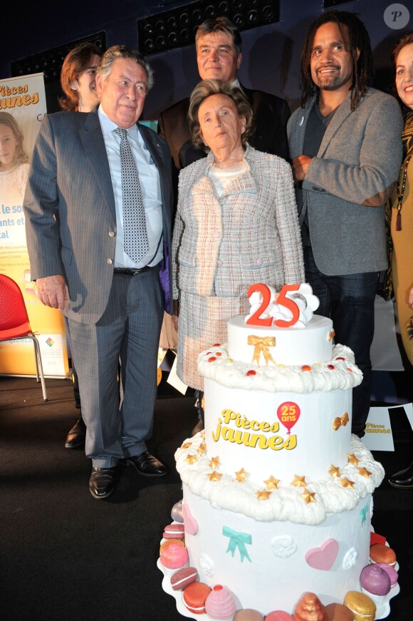 Le pédiatre Claude Griscelli, David Douillet et Christian Karembeu - lancement de la 25e opération Pièces jaunes à l'hôpital Necker-Enfants malades à Paris le 8 janvier 2013.
