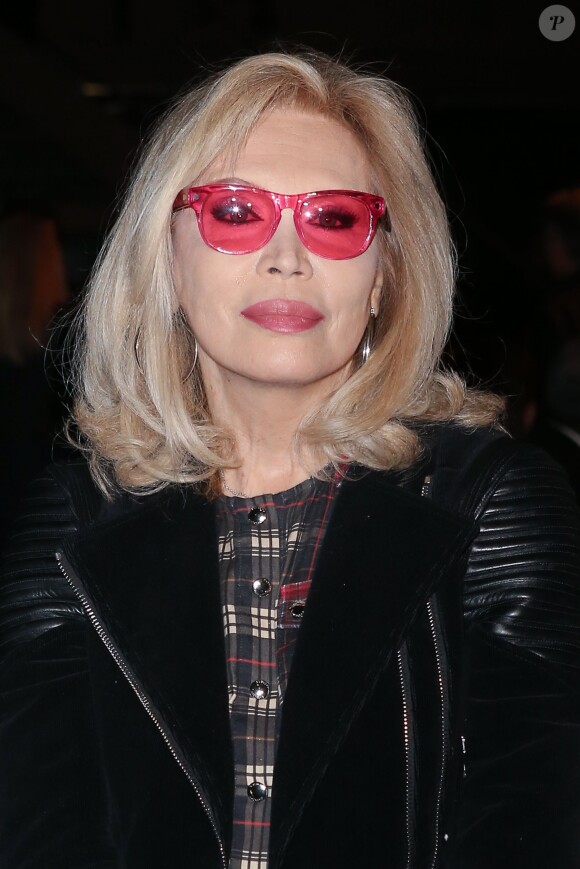 Amanda Lear au défilé Givenchy à Paris le 29 septembre 2013.