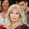 Amanda Lear dans l'émission Vivement Dimanche à Paris le 18 septembre 2013.