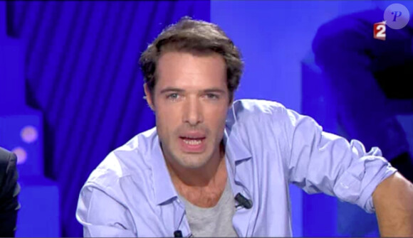 Nicolas Bedos dans On n'est pas couché sur France 2, le samedi 21 décembre 2013.