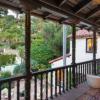 Robert Pattinson a vendu son hacienda espagnole, une superbe villa située à Los Feliz, pour 6.375 millions de dollars.