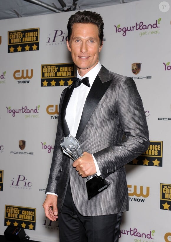 Matthew McConaughey, meilleur acteur dans Dallas Buyers Club, lors des Critics' Choice Movie Awards au Barker Hanger à Santa Monica, Los Angeles, le 16 janvier 2014
