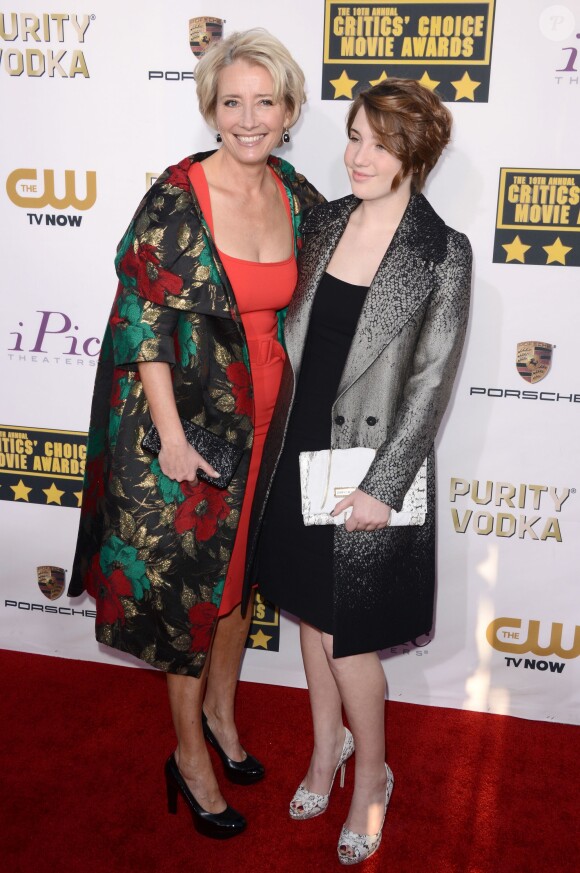 Emma Thompson et sa fille Gaia Wise lors des Critics' Choice Movie Awards au Barker Hanger à Santa Monica, Los Angeles, le 16 janvier 2014