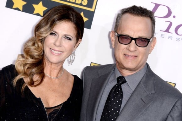 Rita Wilson et son mari Tom Hanks lors des Critics' Choice Movie Awards au Barker Hanger à Santa Monica, Los Angeles, le 16 janvier 2014