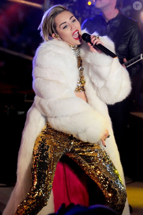 Miley Cyrus lors du Nouvel An à New York, le 31 décembre 2013.