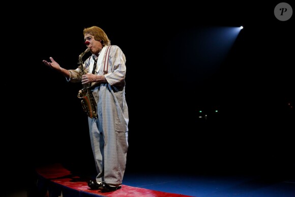 Image de la représentation du 21 janvier 2014 au 38e Festival International du Cirque de Monte-Carlo, sous le chapiteau Fontvieille, en présence de Stéphanie de Monaco accompagnée de sa fille Pauline Ducruet et du prince Albert avec la princesse Charlene. Une soirée marquée par la remise des prix du Festival, les Clowns d'or, d'argent et de bronze.
