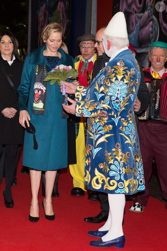 La princesse Charlene de Monaco arrivant pour la représentation du 21 janvier 2014 au 38e Festival International du Cirque de Monte-Carlo, marquée par la remise des prix du Festival, les Clowns d'or, d'argent et de bronze.