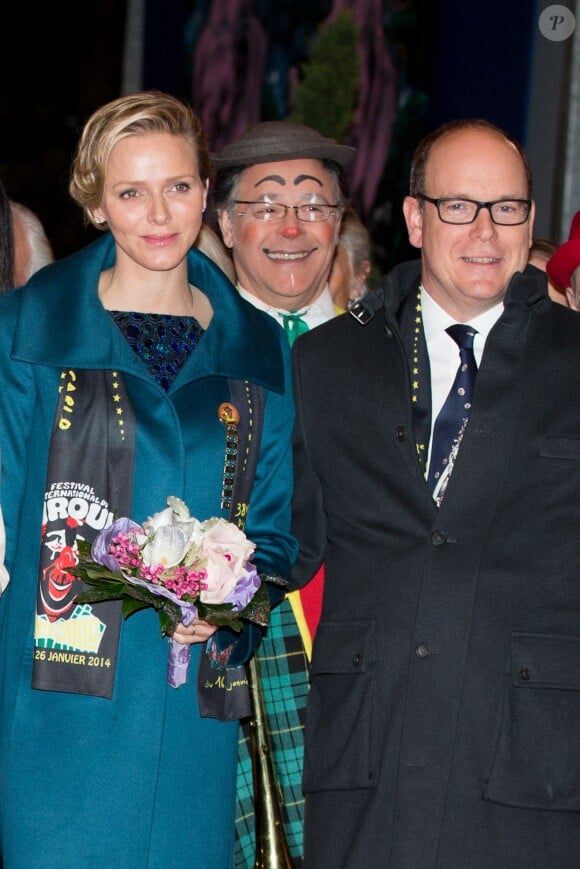 Le prince Albert II de Monaco et la princesse Charlene au soir de la représentation du 21 janvier 2014 au 38e Festival International du Cirque de Monte-Carlo, marquée par la remise des prix du Festival, les Clowns d'or, d'argent et de bronze.