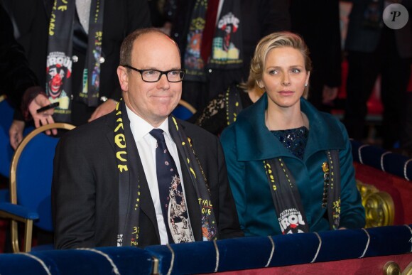 Le prince Albert II de Monaco et la princesse Charlene au soir de la représentation du 21 janvier 2014 au 38e Festival International du Cirque de Monte-Carlo, marquée par la remise des prix du Festival, les Clowns d'or, d'argent et de bronze.