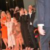 Sofia Essaïdi, Gaia Weiss, Kim Kardashian, Blanca Suarez, Paz Vega et Rafael Amagro, debout pour Stéphane Rolland à l'issue de son défilé haute couture au Théâtre National de Chaillot. Paris, le 21 janvier 2014.