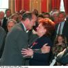Régine décorée chevalier de la Légion d'Honneur par le président Jacques Chirac