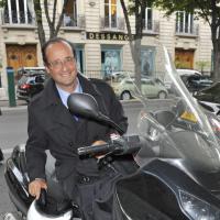 GayetGate - François Hollande : Son casque de scooter en rupture de stock !