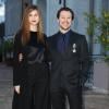 Stefano Accorsi pose officiellement avec sa compagne Bianca Vitali, 22 ans, lors de la remise des insignes de chevalier de l'ordre des Arts et des Lettres à l'ambassade de France à Rome, le 21 janvier 2014.