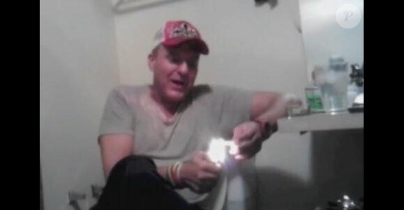 Une vidéo montrant l'acteur Tom Sizemore, retombant tragiquement dans la drogue fait le tour du web courant janvier 2014.