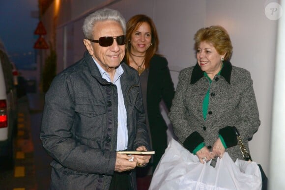 Nidia del Carmen Ripoll Torrado et William Mebarak Chadid (les parents de Shakira) et leur fille Lucia arrivent à la fête du premier anniversaire de son petit-fils Milan, le 22 janvier 2014 à Barcelone.