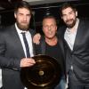 Luka Karabatic, Jean-Roch et Nikola Karabatic au restaurant la Gioia à Paris pour célébrer le titre de champion d'Europe de handball décroché face au Danemark, le 27 janvier 2014