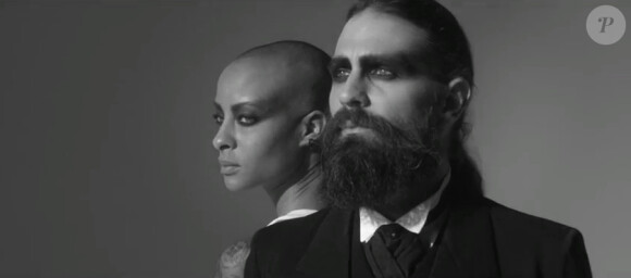 Image extraite du clip "Le Graal" de Kyo paru en janvier 2014.