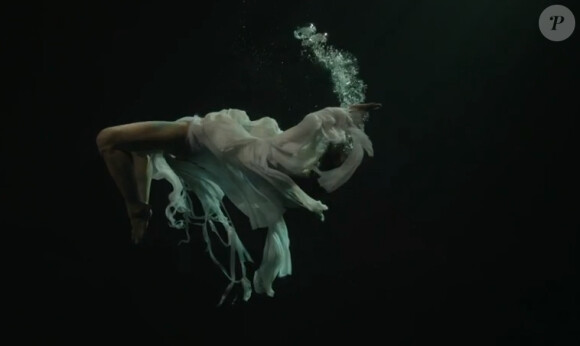 Image extraite du clip "L'équilibre" de Kyo paru en janvier 2014.