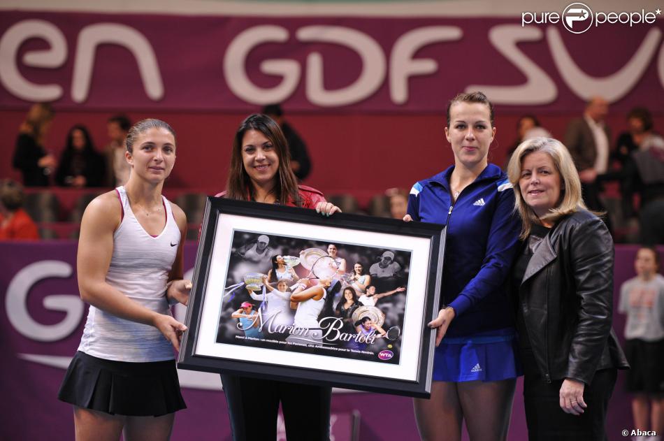 Marion Bartoli reçoit un hommage de la WTA après la finale de l&#039;Open GDF-Suez qui opposait Anastasia Pavlyuchenkova et Sarah Errani, le 2 février 2014 au stade Pierre de Coubertin à Paris