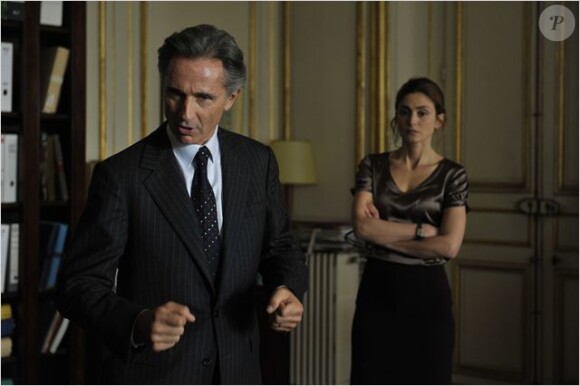 Julie Gayet et Thierry Lhermitte dans "Quai d'Orsay" de Bertrand Tavernier, sorti en 2013.
