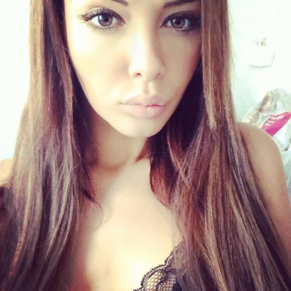 Nabilla sublime sur une nouvelle photo Instagram. Le 3 février 2014.