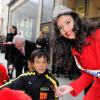 Miss France 2014, Flora Coquerel, et Sylvie Tellier, enceinte, ont assisté à des célébrations pour le Nouvel An chinois, au Printemps-Haussmann à Paris, le 5 février 2014.