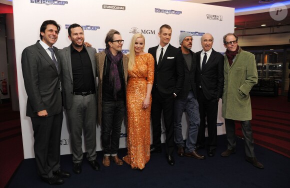Gary Oldman, Joel Kinnaman, Abbie Cornish, Jose Padhila, Eric Newman et Marc Abraham lors de la première de RoboCop au BFI IMAX, Waterloo, Londres, le 5 février 2014.