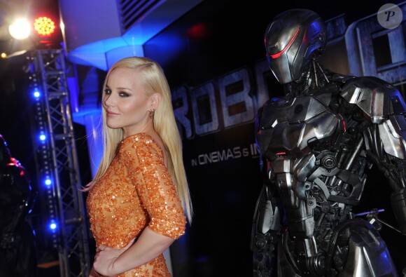 Abbie Cornish lors de la première de RoboCop au BFI IMAX, Waterloo, Londres, le 5 février 2014.